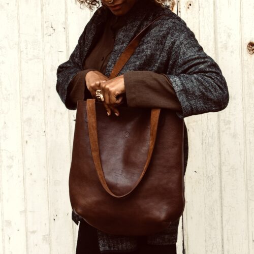 PKirkwood-Wren-Brown-hands-view-AW24.